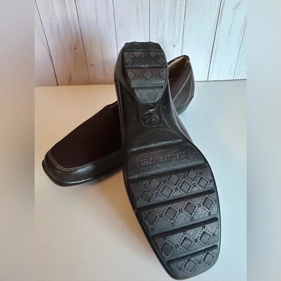 Naturalizer Slip-On Brown Comfort Loafers - Picture 4 of 10